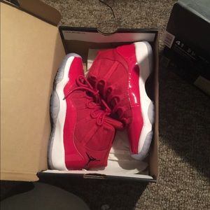 Air Jordan’s 11 retro 6 women’s / 4.5 youth